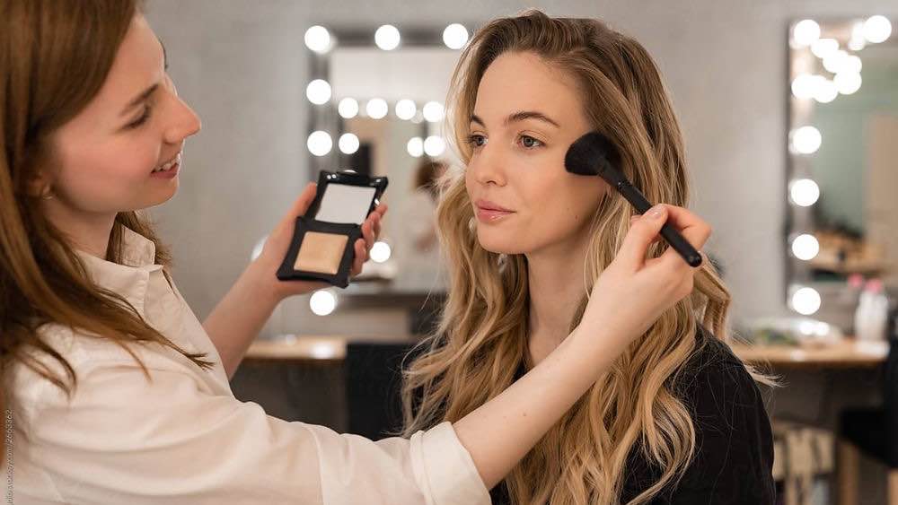 3 Mistakes When Applying Makeup